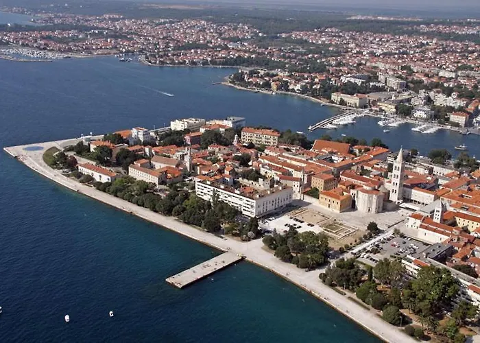 Apartament Nora - Modern Cozy With Free Parking And Terrace