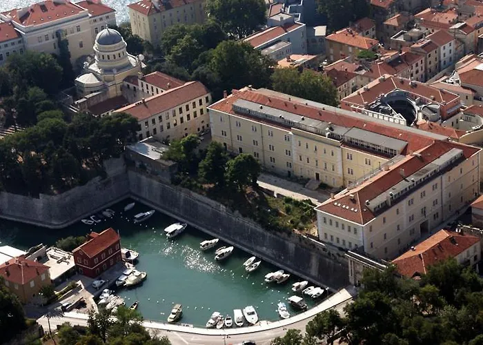 Apartament Nora - Modern Cozy With Free Parking And Terrace Zadar