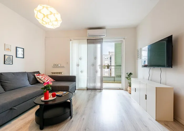 Nora - Modern Cozy With Free Parking And Terrace